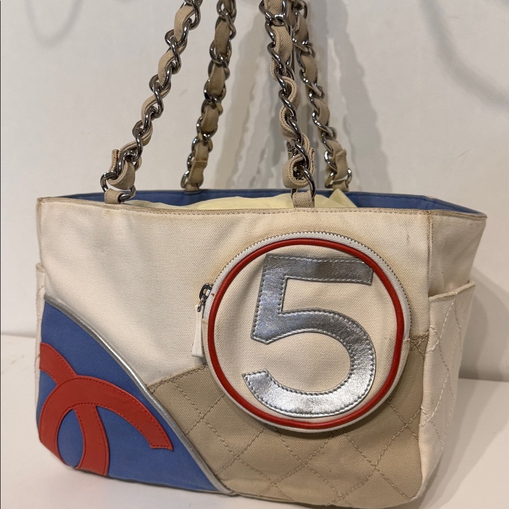 Authentic CHANEL Off-white Canvas CC No.5 Chain Shoulder Tote Bag - Picture 4 of 11